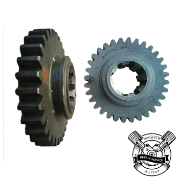 Шестерня проміжна заднього ходу 